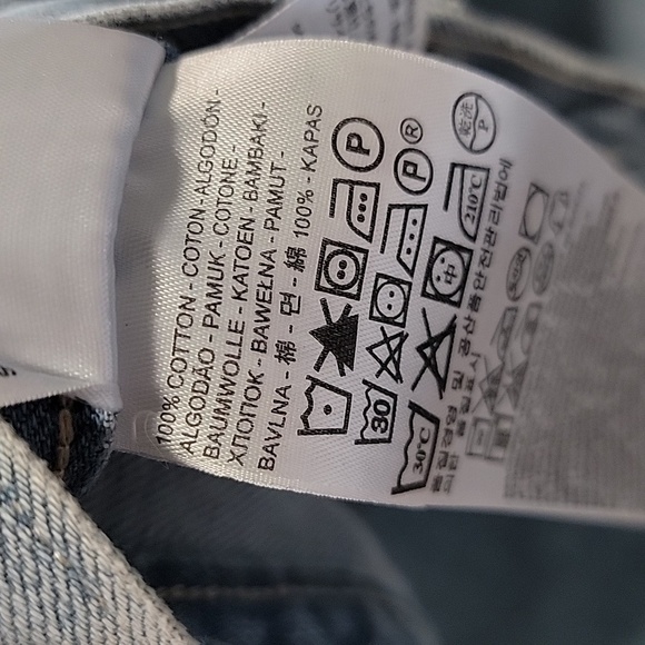 Levi's Size 29 Med-Light Wash Denim Midi Skirt, Front Slit, Exc. Used Condition - Picture 11 of 12